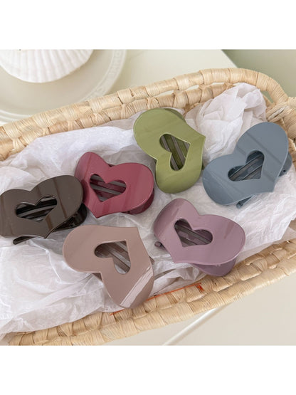 Beau - Heart Cutout Geometric Plastic Claw Clip