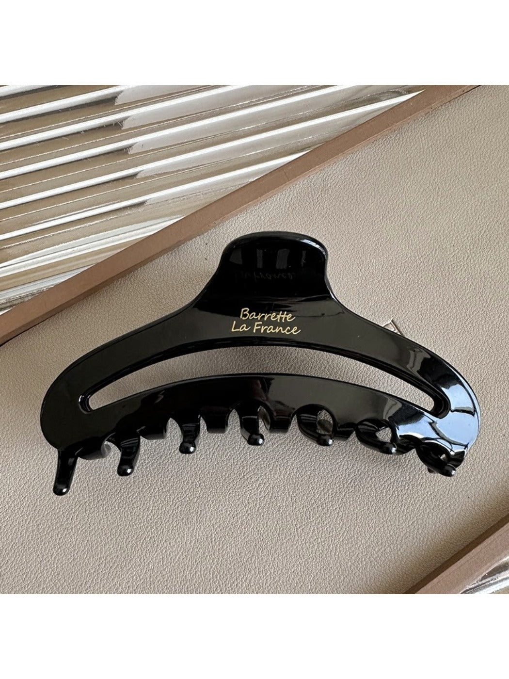 Beau - Chic Half Moon Openwork Hair Claw Clip