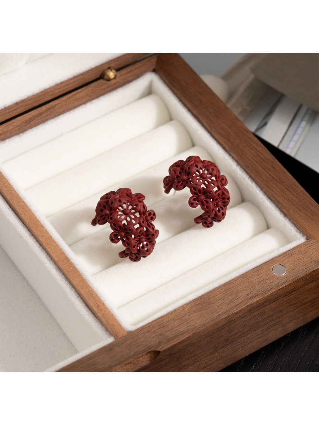Earedge - Floral Pleat Premium Earrings