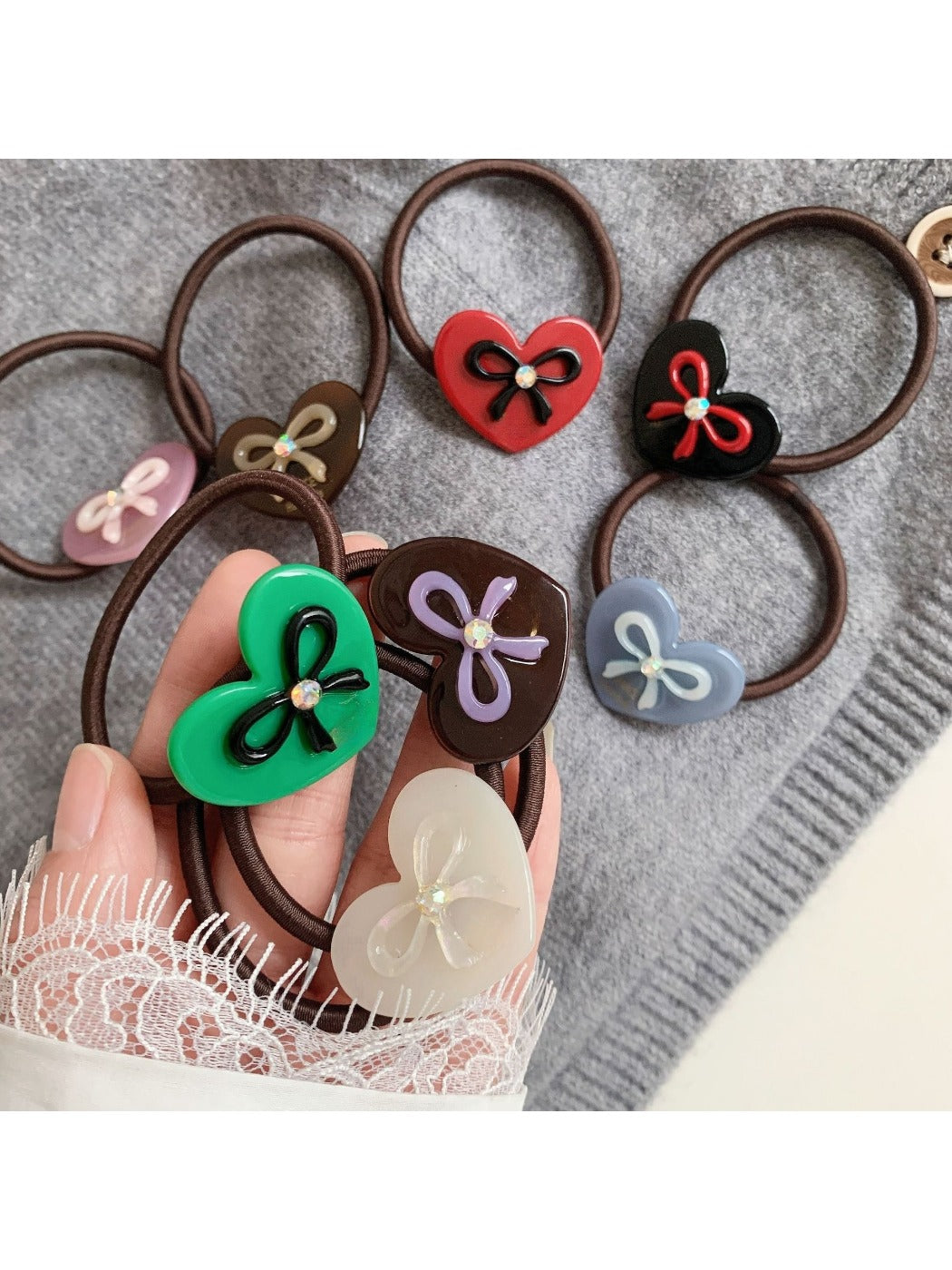 Gifty - Bow Letter Hair Tie