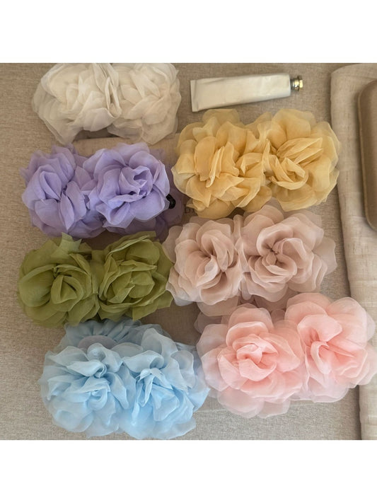 Beau - Elegant Rose Shaped Banana Clip