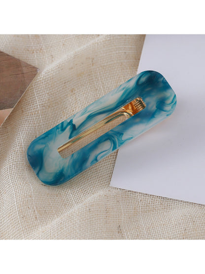 Beau - Hollowed Out Square Hair Clip