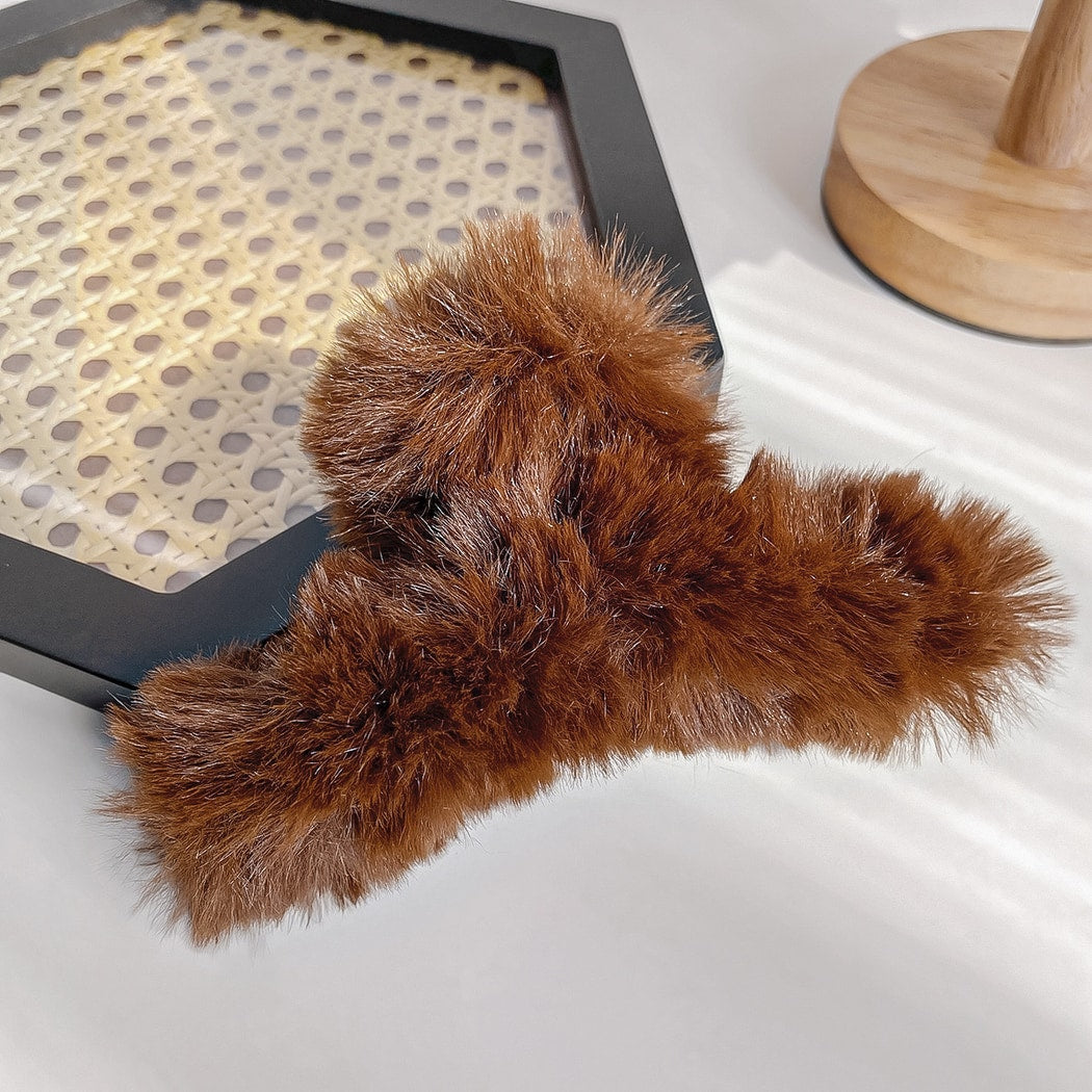 Beau - Cute Plush Triangle Detail Claw Clip