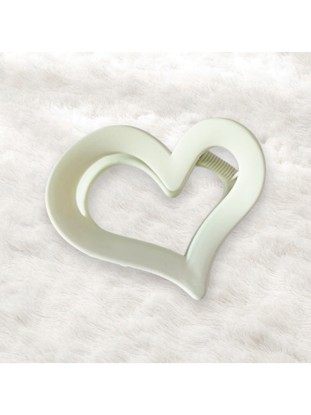 Beau - Modern Minimalist Hollow Heart Plastic Claw Clip