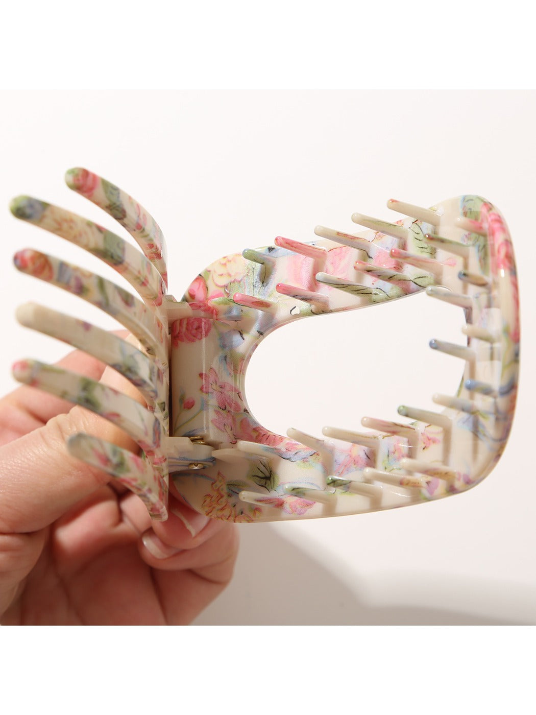 Beau hair clip worn in model's hair showcasing size and pattern visibility