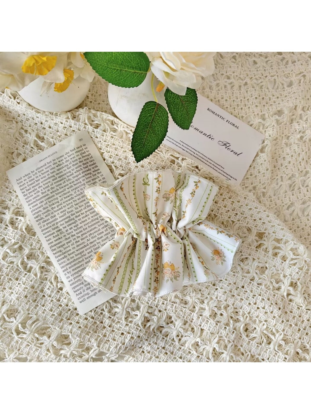 Gifty - Floral Print Polyester Scrunchie