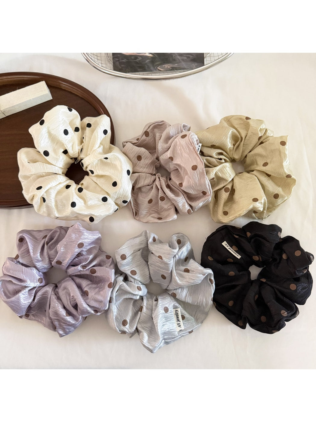 Gifty - Polyester Polka Dot Glossy Finish Scrunchie