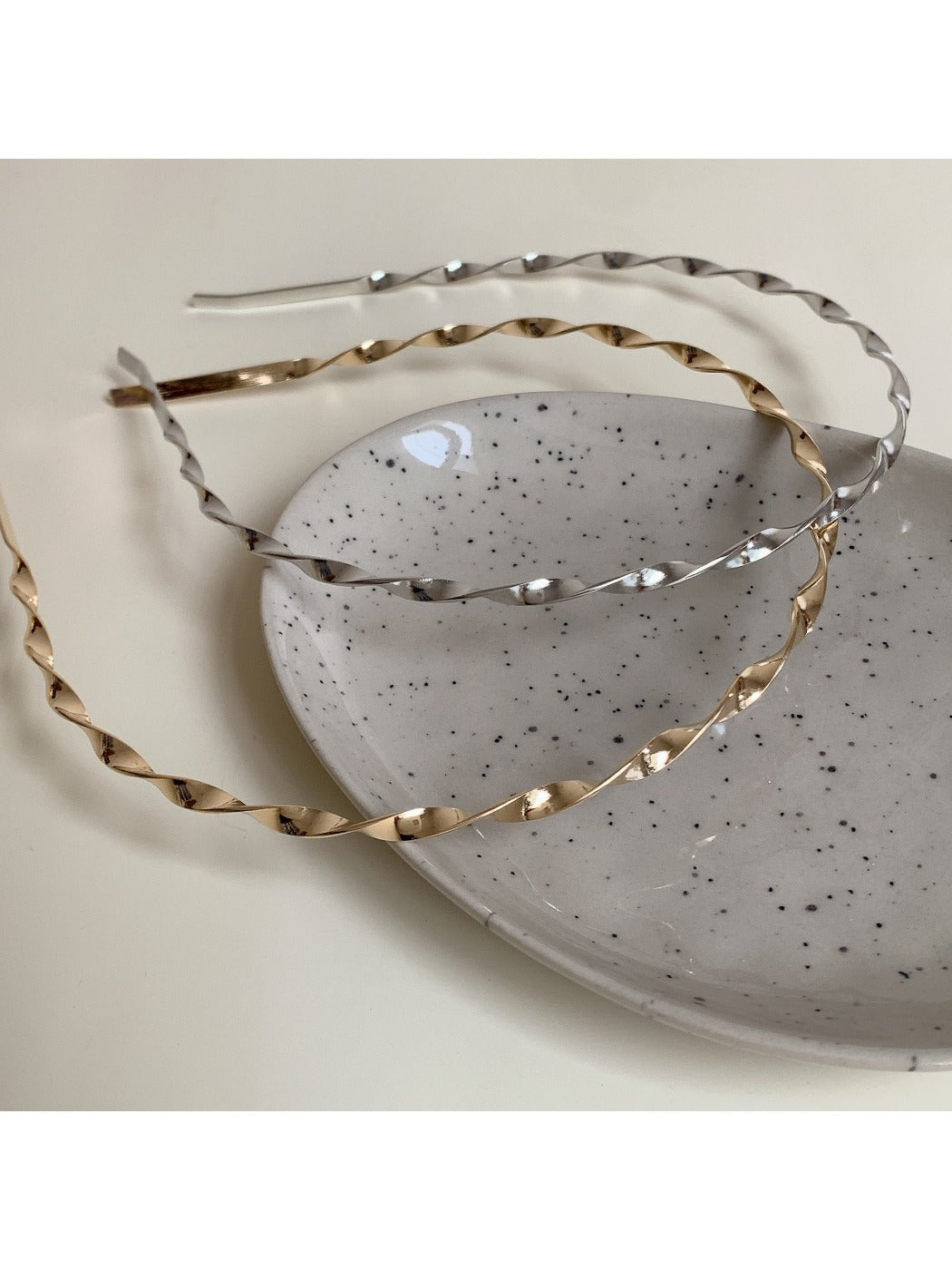 Gifty - Simple Vintage Wave Headband