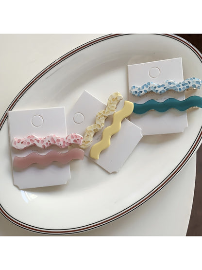 Beau - Simple Wavy Acetate Hair Clip