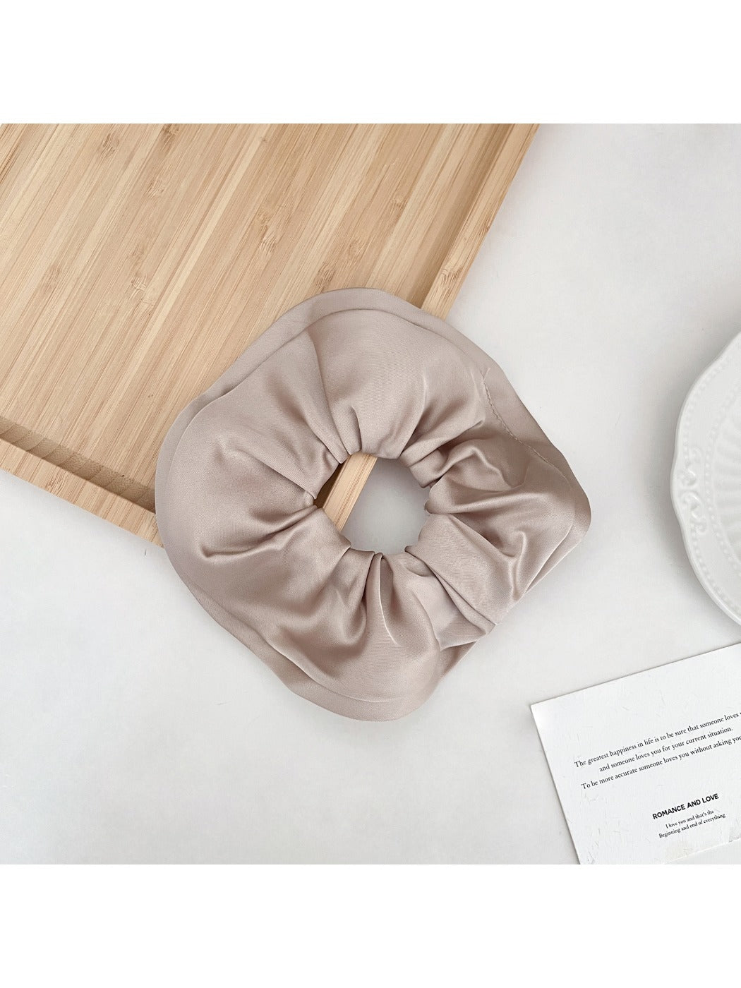 Gifty - Elegant Ruffle Scrunchie Hair Tie Ponytail Holder