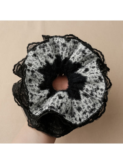 Gifty - Vintage Lace Hair Tie