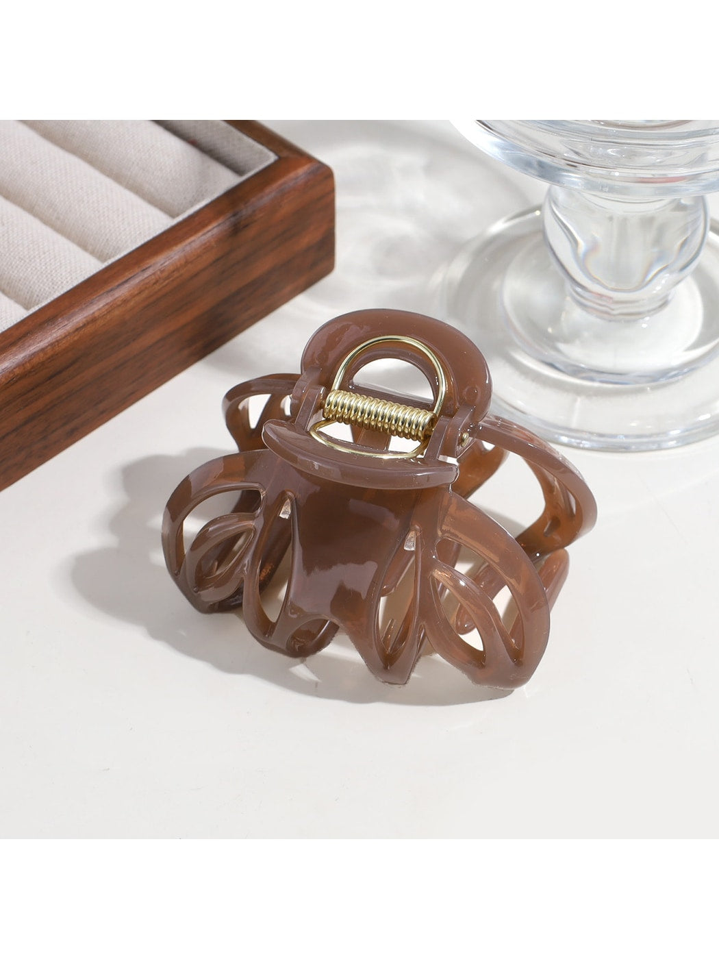 Beau - Hollow Pumpkin Shape Plastic Alloy Claw Clip