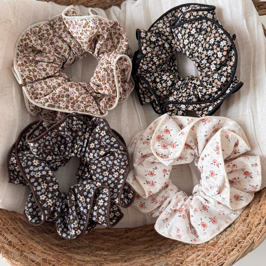 Gifty - Vintage Floral Double Edge Scrunchie