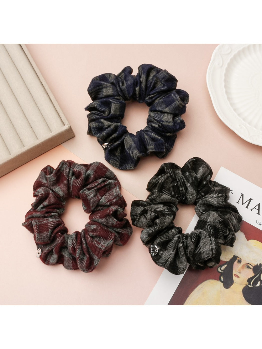 Gifty - College Style Patterned Scrunchie