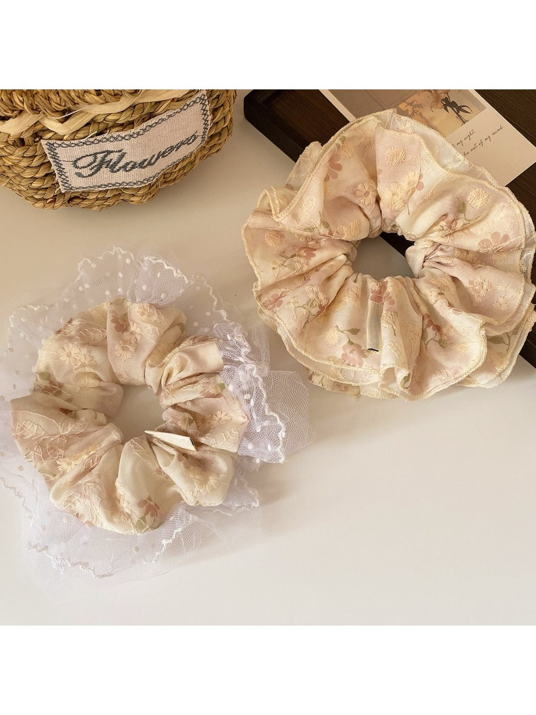 Gifty - Floral Scrunchie Hair Tie