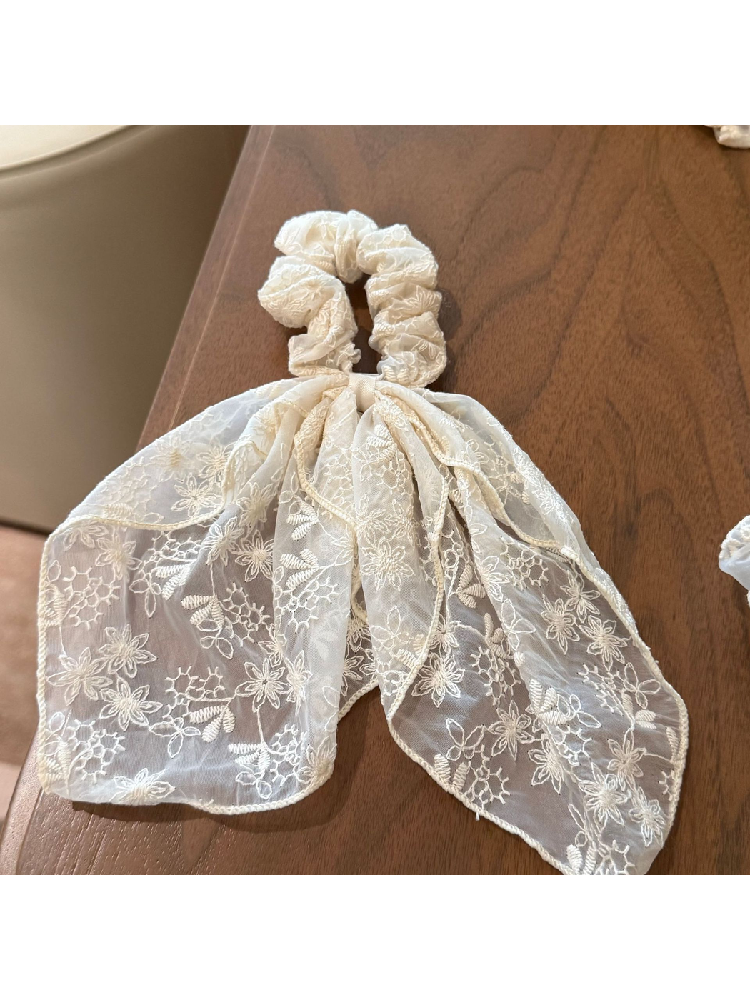 Gifty - Floral Lace Layered Oversized Scrunchie