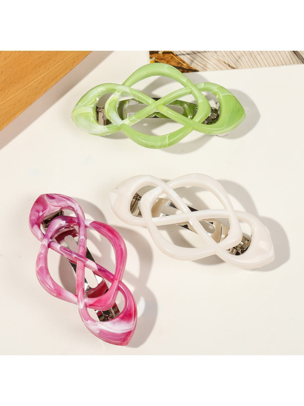 Beau - Stylish Hollow Plastic Hair Clip