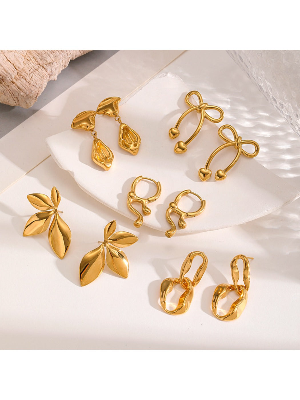 Earedge - Elegant Minimalist Stud Earrings