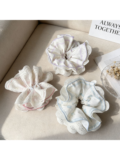 Gifty - Floral Lace Trim Loose Fit Scrunchie