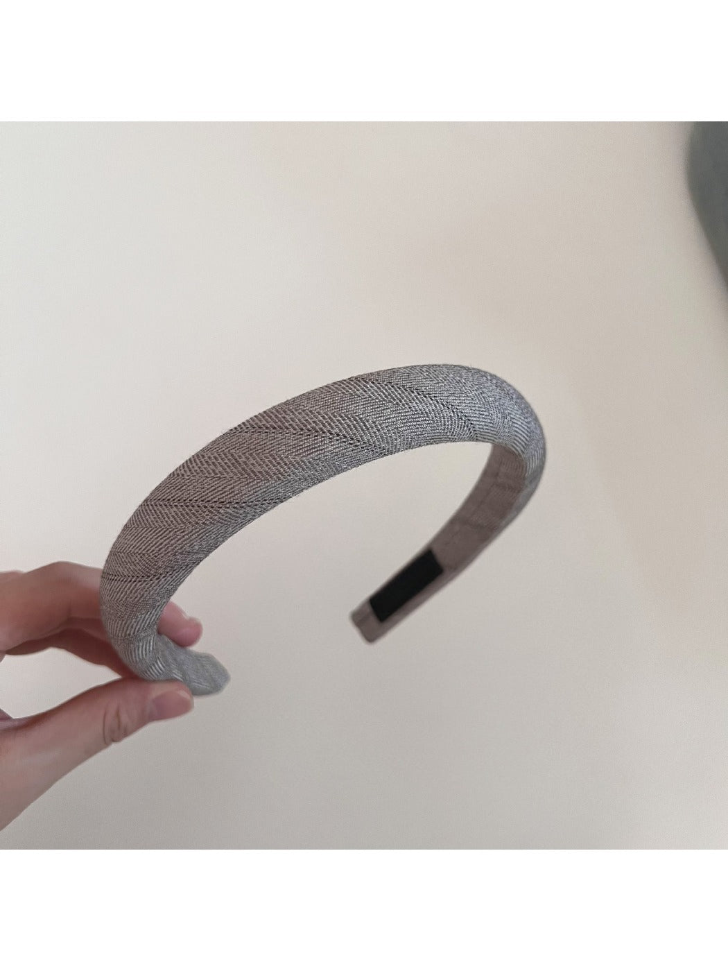 Gifty - Minimalist Rope Twist Hair Hoop