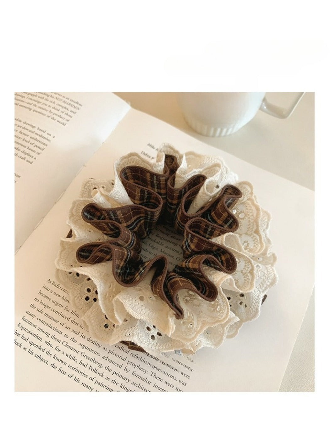 Gifty - Brown Plaid Lace Scrunchie Hair Tie