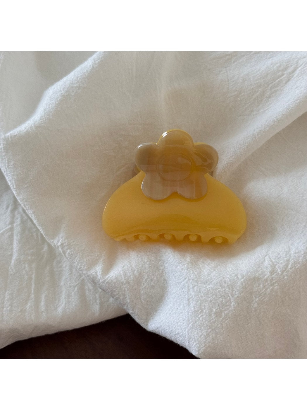 Beau - Flower Fan Shape Acetate Claw Clip