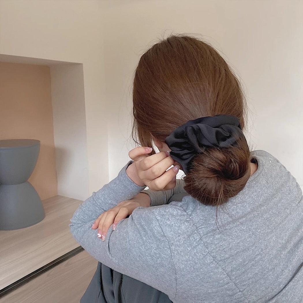 GIFTY - Luxury Satin Scrunchies (Vibrant Colors)