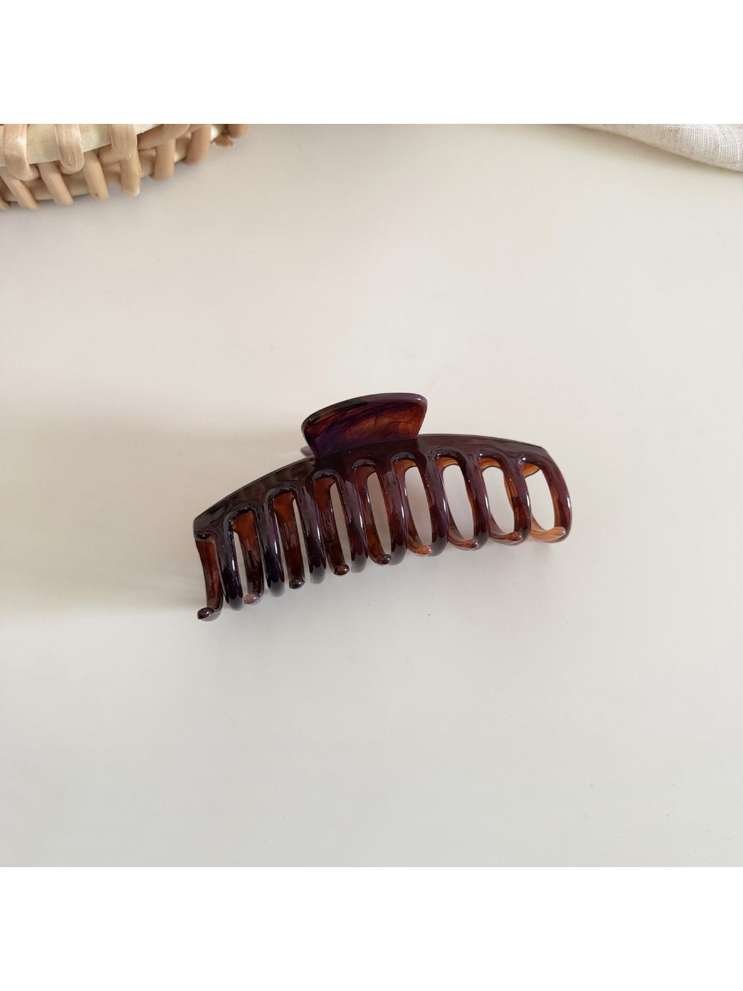 Beau - Simple Geometric Plastic Claw Clip