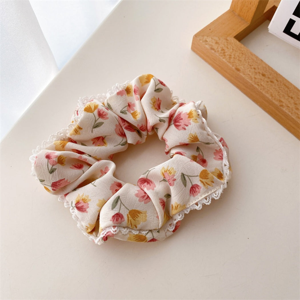 Gifty - Colorful Floral Pattern Lace Edge Scrunchie