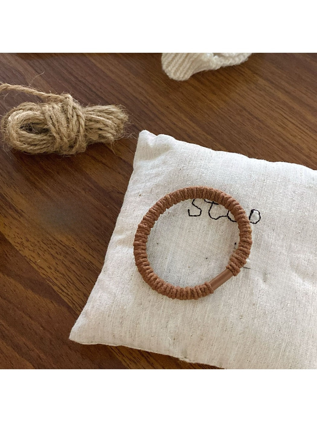 Gifty - Colorful Minimalist Ruched Hair Tie