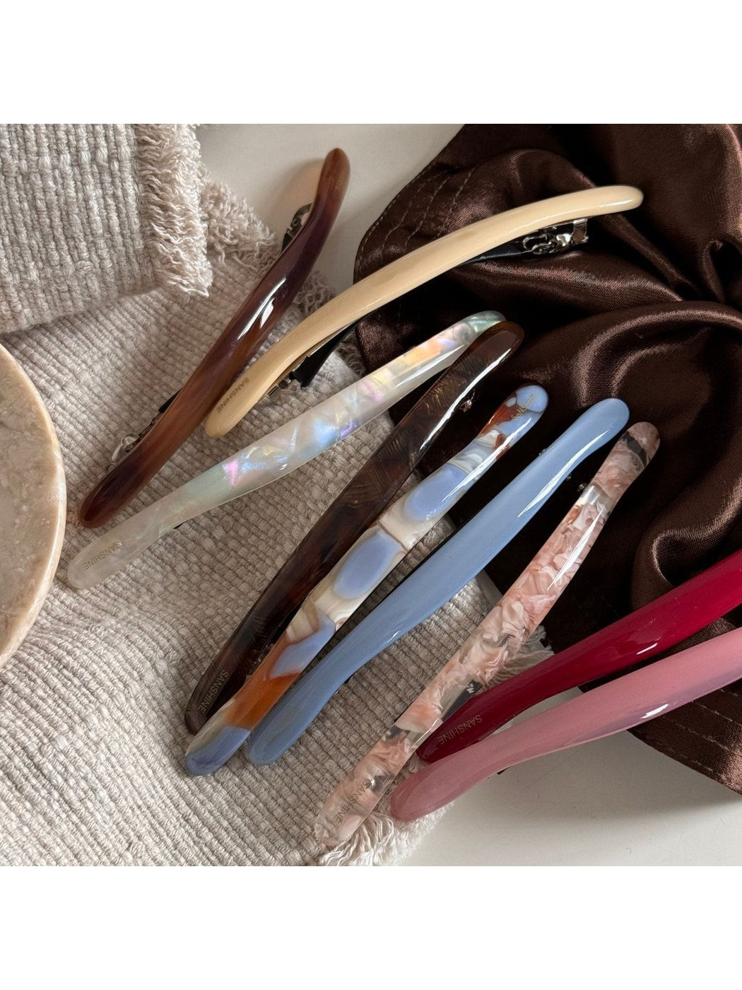 Beau - Slim Long Bar Spring Closure Hair Clip