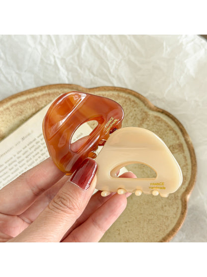 Beau - Semi Round Hollow Acetate Geometric Claw Clip