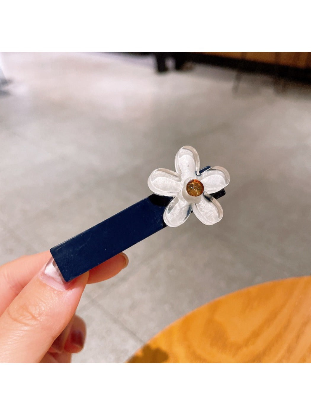 Beau - Single Color Flower Shaped Hair Clip