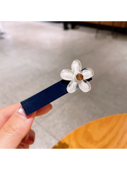 Beau - Single Color Flower Shaped Hair Clip