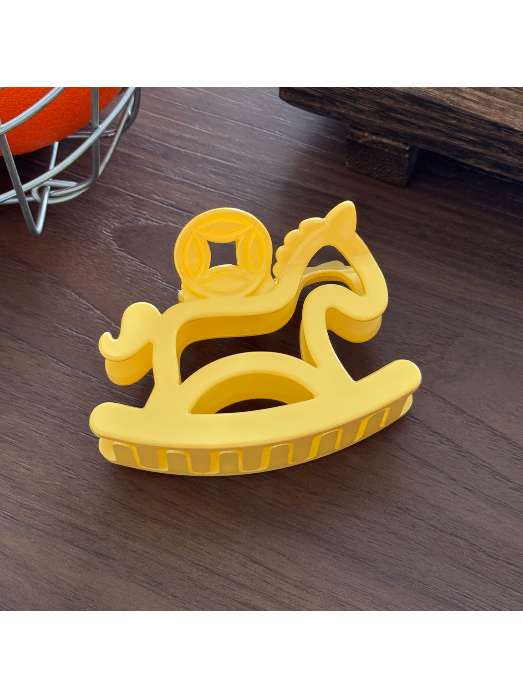 Beau - Openwork Rocking Horse Plastic Claw Clip