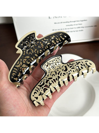 Beau - Embroidered Universal Shark Hair Clip