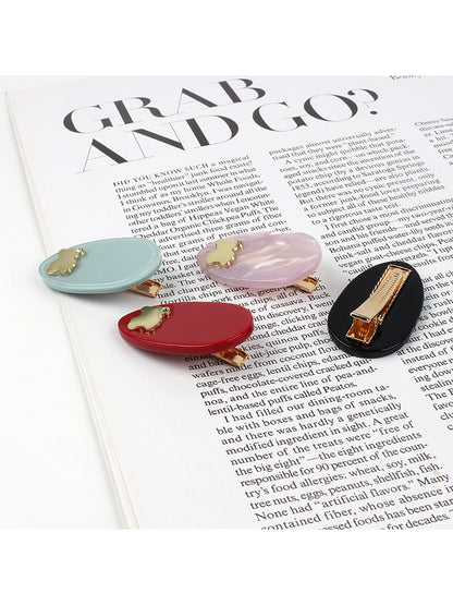 Beau - Oval Acetate Bear Detail Duckbill Hair Clip