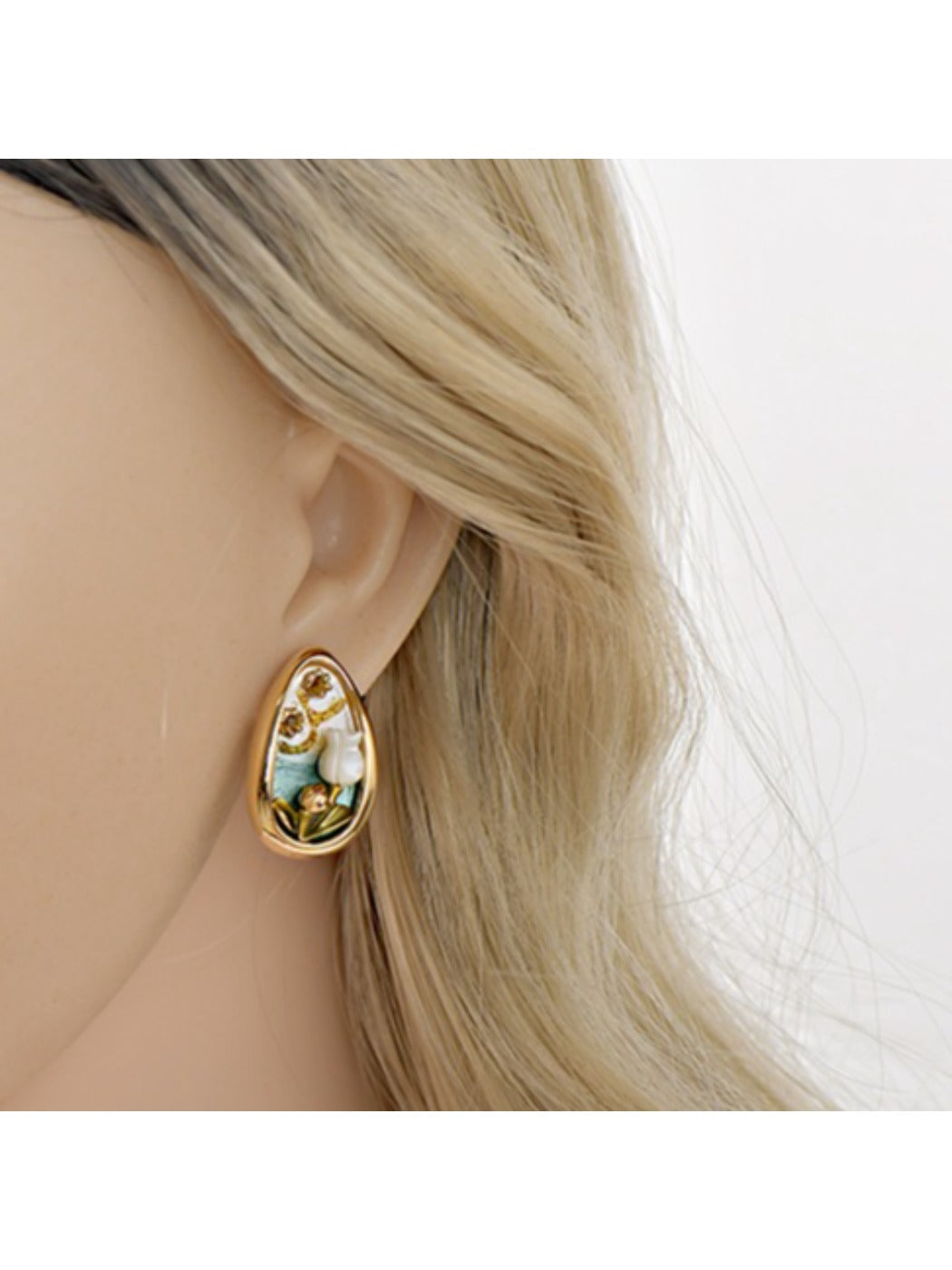 Earedge - Tulip Floral Stud Earrings