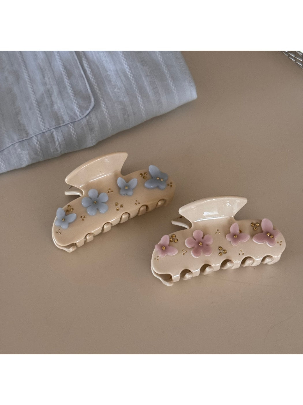 Beau - Sweet Flower Detail Acetate Claw Clip