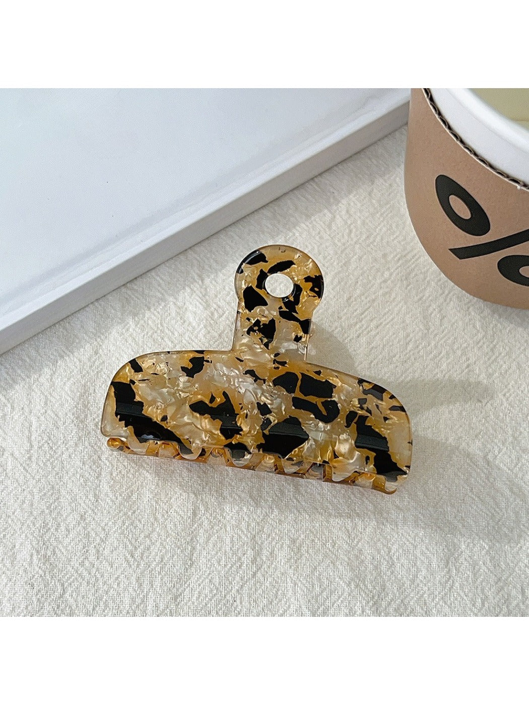 Beau - Retro Exquisite Acetate Hair Clip
