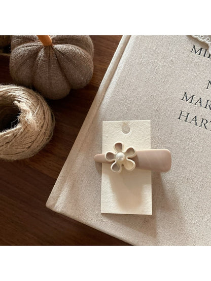 Beau - Elegant Floral Bow Hair Clip