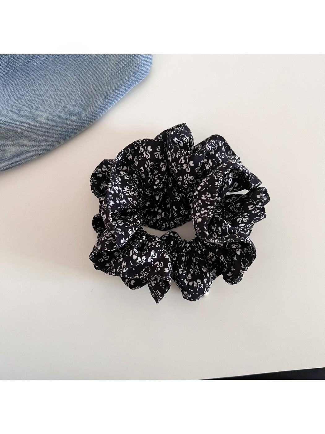 Gifty - Navy Blue Ditsy Floral Hair Tie