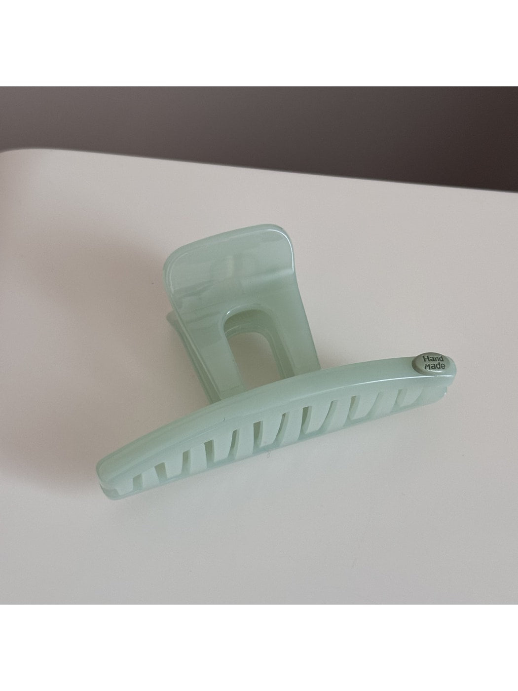 Beau - Curved Open Center Design Detail Claw Clip