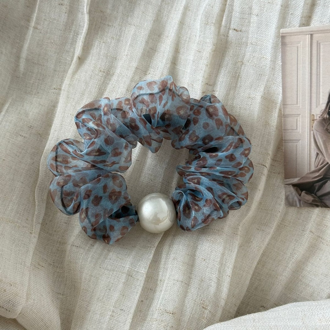 Gifty - Leopard Print Ruffled Bead Detail Scrunchie