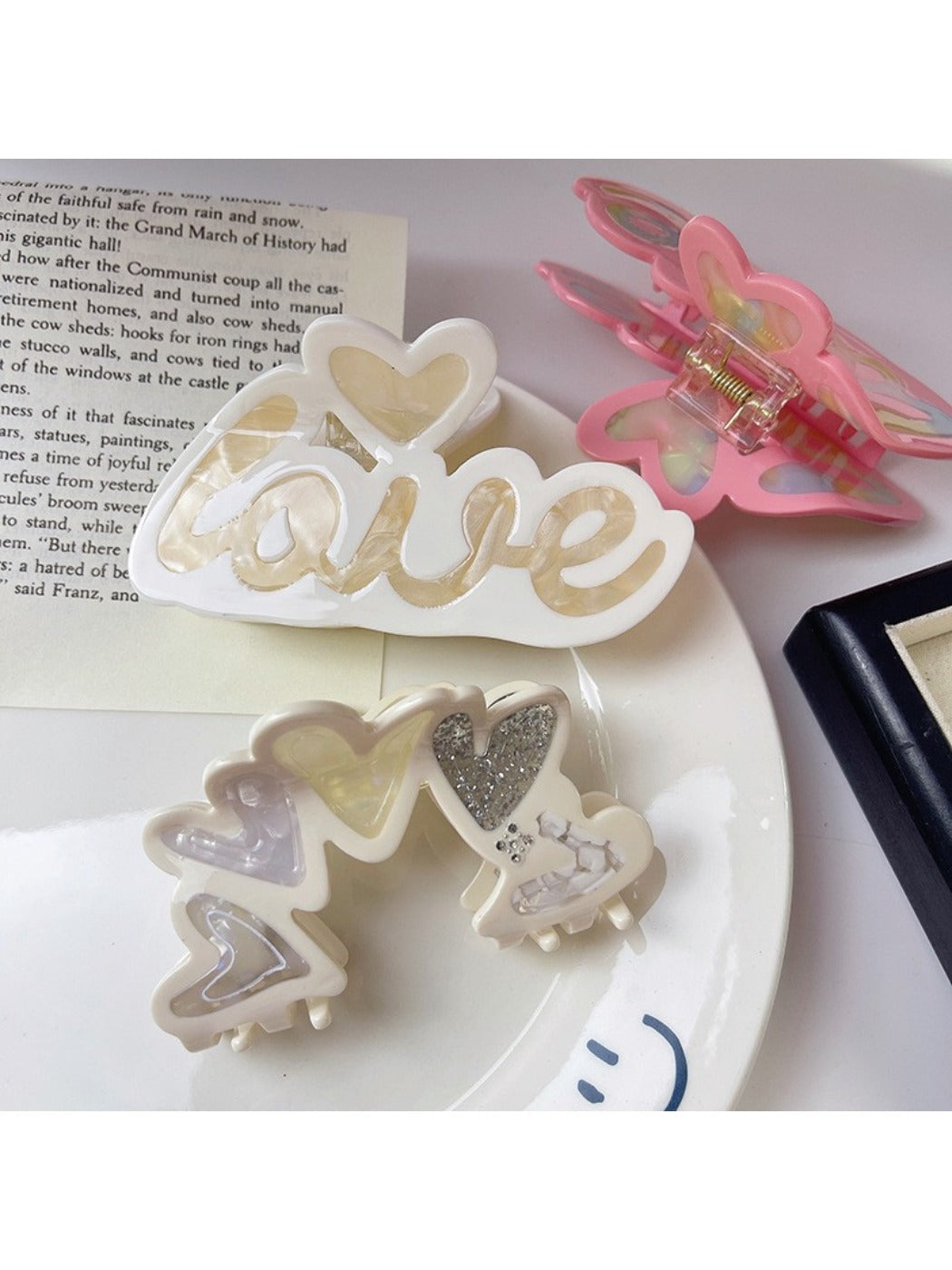 Beau - Love Flower Shaped Acetate Hair Clip