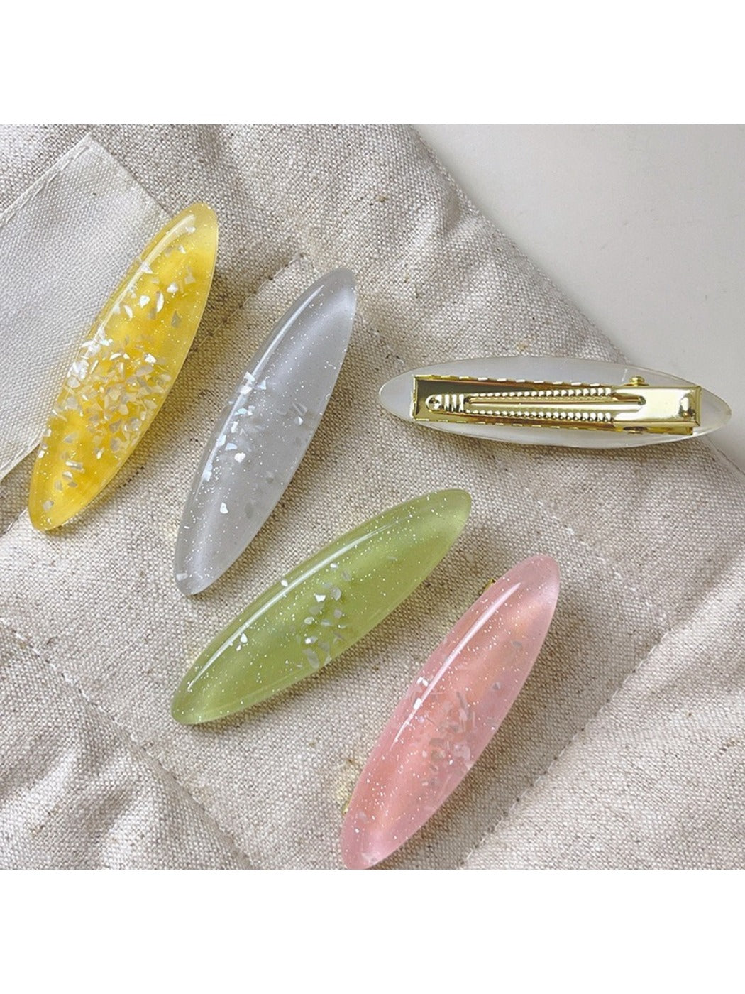 Beau - Minimalist Oval Shaped Hair Clip