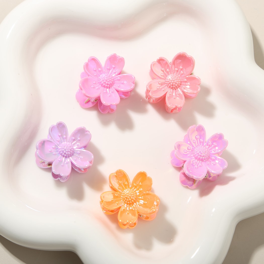 Beau - Glossy Petal Flower PS Claw Clip