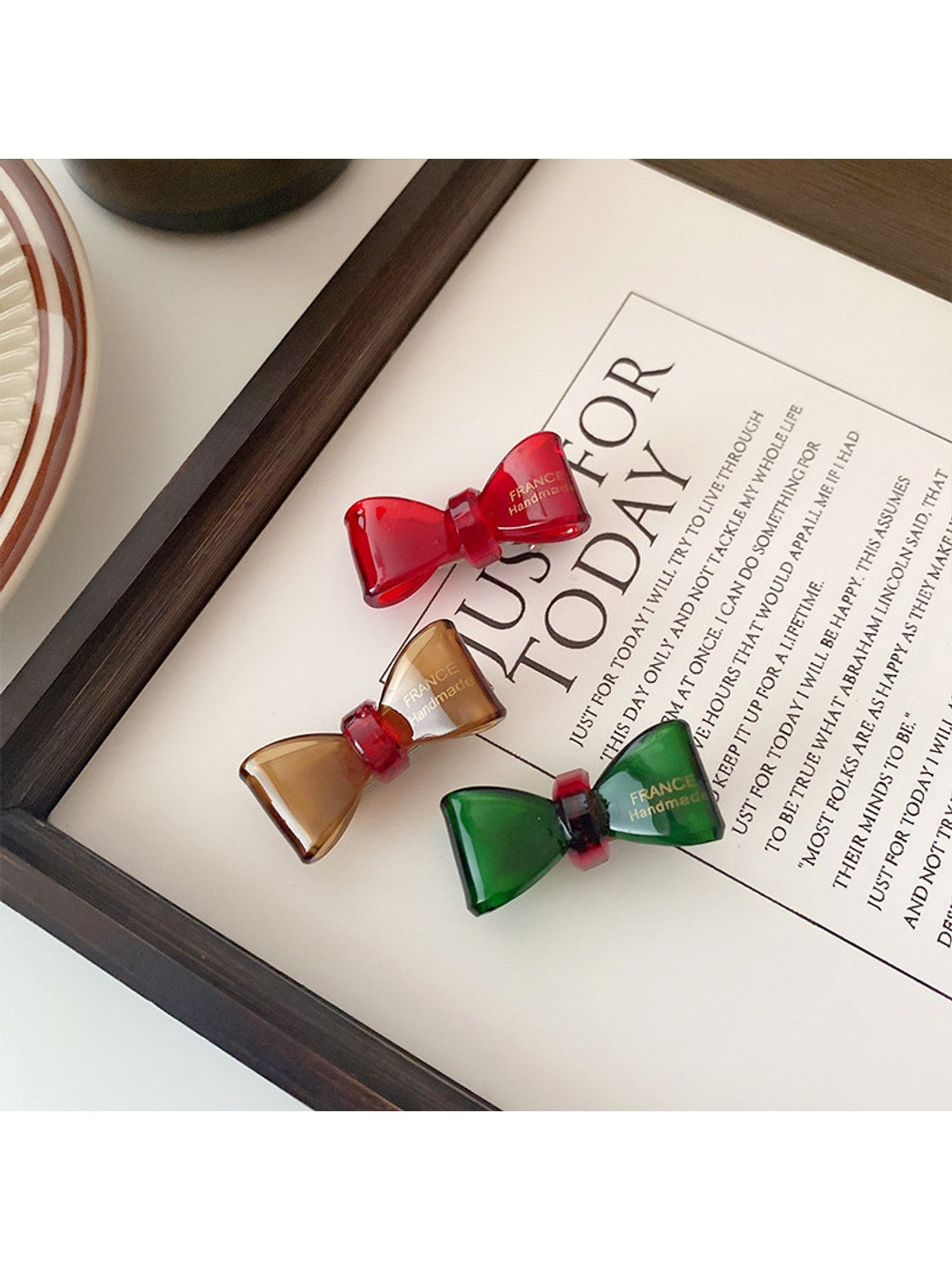 Beau - Glossy Acetate Fiber Bow Accent Hair Clip