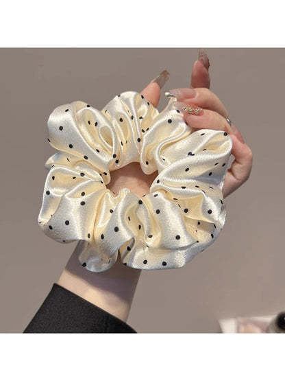 Gifty - Soft Polka-Dotted Satin Scrunchies