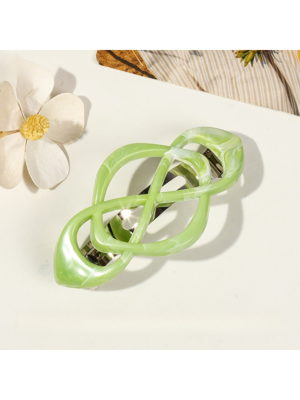 Beau - Stylish Hollow Plastic Hair Clip